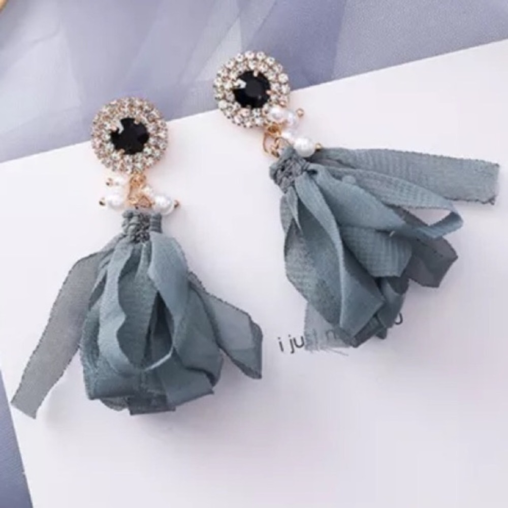 Gold Tone Dangle Fashion Earrings